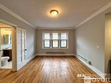 Main picture of 4737 N Hermitage Ave