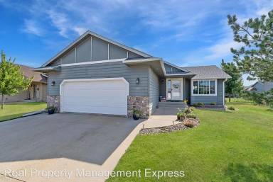 Main picture of 426 N Perry Ln