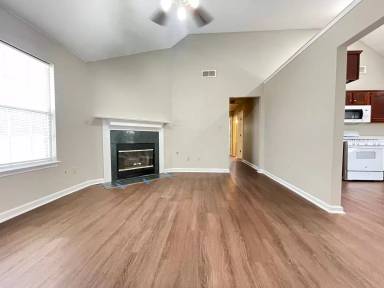 Main picture of 371 Alex Cv