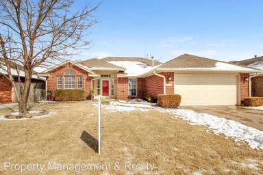 Main picture of 2629 NW 161st St