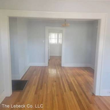 Main picture of 820 6th St NW