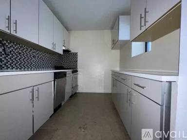 Main picture of 393 Hewes St
