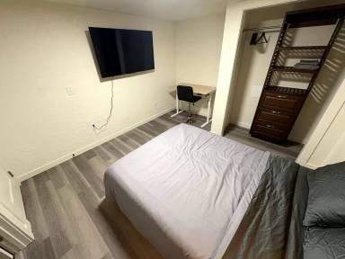 Main picture of 720 N 10th St