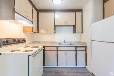 Main picture of Twin Pines Manor Apartments