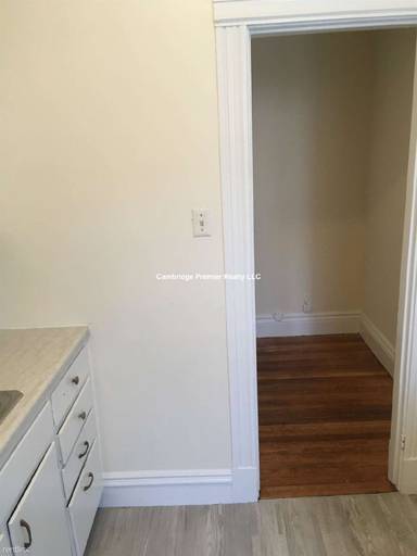 Main picture of 25 Park Dr