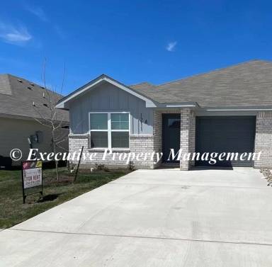 Main picture of 1211 Lexington Dr