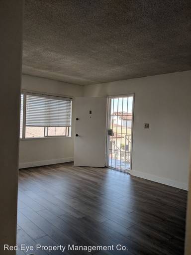 Main picture of 4567 W Broadway