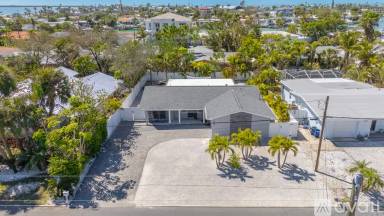 Main picture of 330 N Tessier Dr