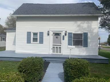 Main picture of 195 S Jackson St