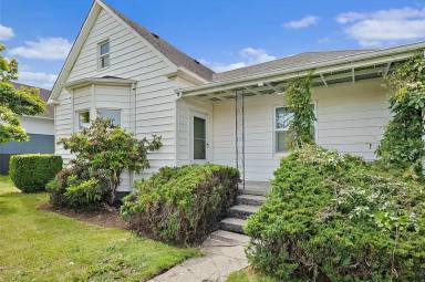 Main picture of 7640 Yakima Ave
