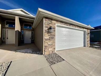 Main picture of 939 S 25 W