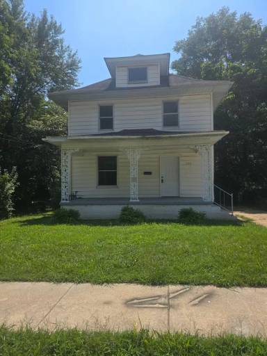 Main picture of 1120 W Hamilton St