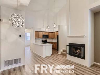 Main picture of 5464 Zephyr St