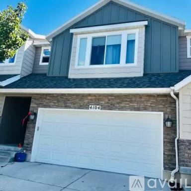 Main picture of 4104 N Fremont Dr