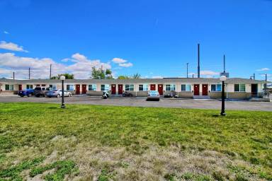 Main picture of 2222 North Ave