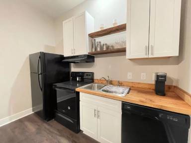 Main picture of 4 S King St