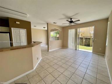 Main picture of 11615 SW 138th Ave