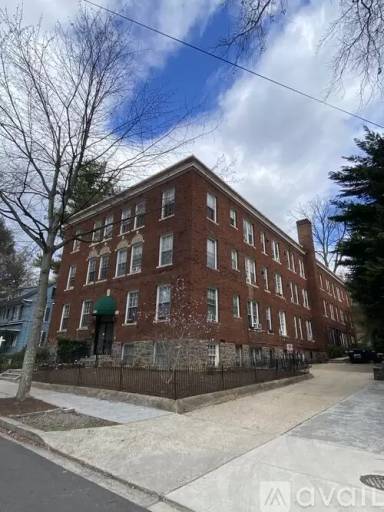 Main picture of 3039 Macomb St NW