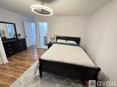 Main picture of 1015 Indiana St NE