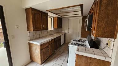 Main picture of 3808 El Alisal St