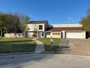 Main picture of 1205 King Arthur Cir