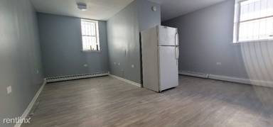 Main picture of 4433 S Greenwood Ave