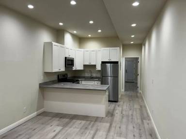 Main picture of 2326 Taylor St