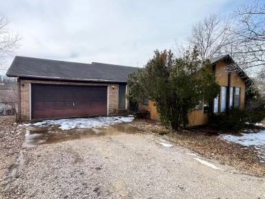 Main picture of 101 Maple St