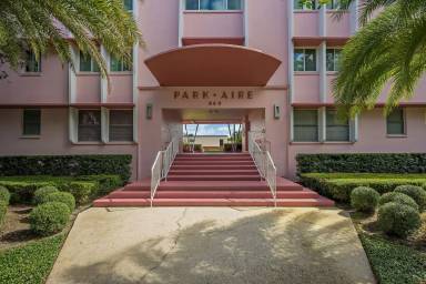Main picture of 640 N Park Ave