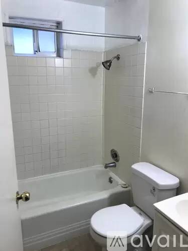 Main picture of 4200 Pasadena Pl NE