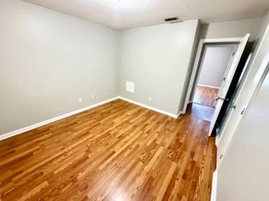 Main picture of 553 Corbin St