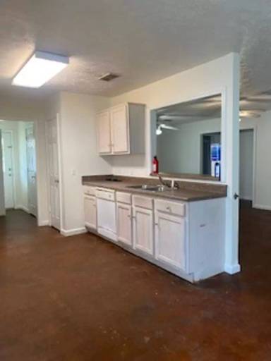 Main picture of 121 Tomlinson Dr