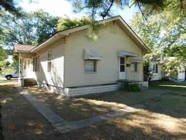 Main picture of 1501 N Greenwood Ave