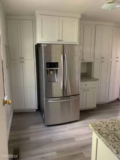 Main picture of 809 W Greenwood Ave