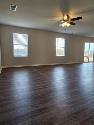 Main picture of 601 Ashwood Ave