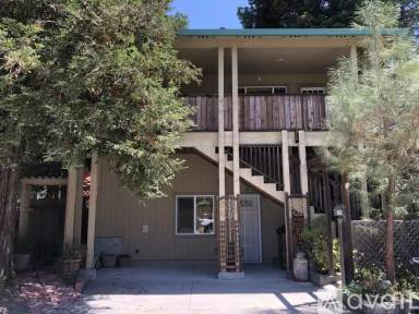 Main picture of 793 Colleen Dr