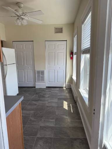 Main picture of 208 W State St