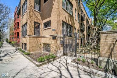 Main picture of 818 W Lakeside Pl