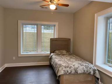 Main picture of 2044 Great Falls St
