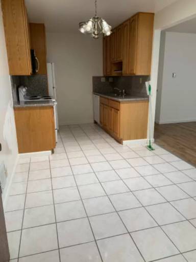 Main picture of 1451 Broadway