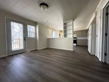 Main picture of 1380 Porlier St