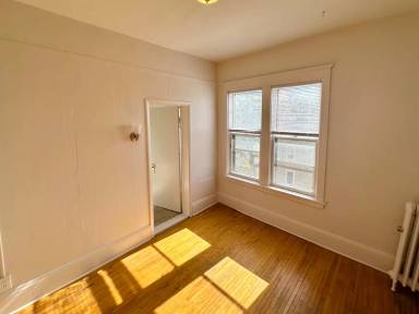 Main picture of 2609 Hennepin Ave