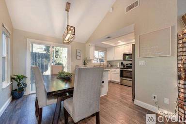 Main picture of 8313 Crossoak Way