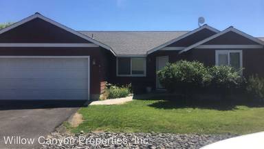 Main picture of 621 SE Scotch Pine Way