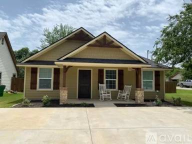 Main picture of 504 W Willow St