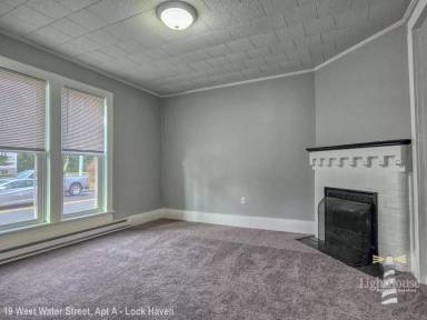Main picture of 19 E Water St
