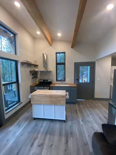 Main picture of 8056 Bayne Rd