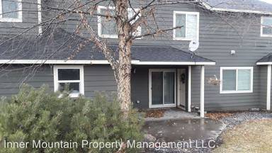 Main picture of 1933 SW Canyon Dr