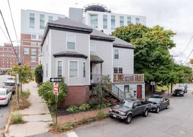 Main picture of 2 Crescent St