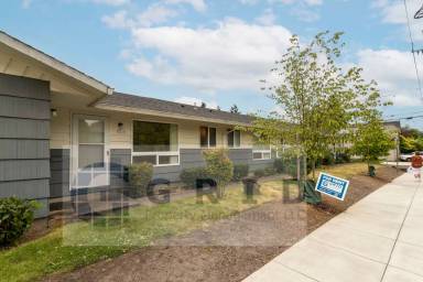 Main picture of 7612 NE Everett St